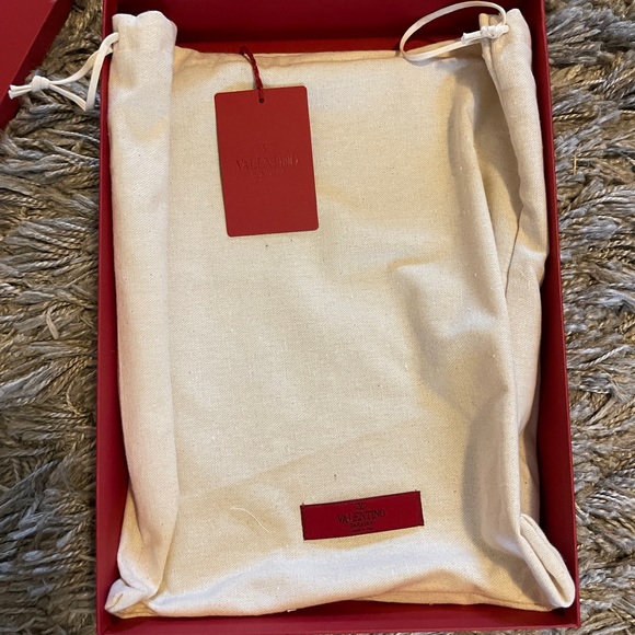 VALENTINO Metallic Rockstud Pouch/Clutch - Picture 5 of 9